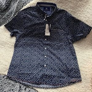 NWT! Will make any man look handsome! It’s fun and is modern style.